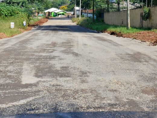 Obras de asfalto em 10 bairros simultaneamente