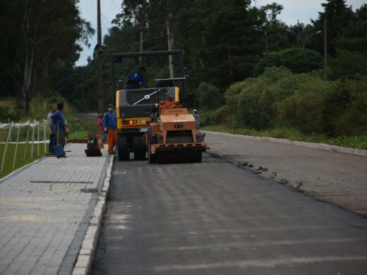 Inicia pavimentação asfáltica da Estrada do Trigo