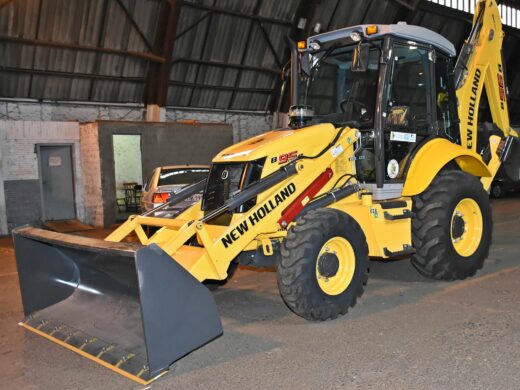 Prefeitura adquire máquina para canalização