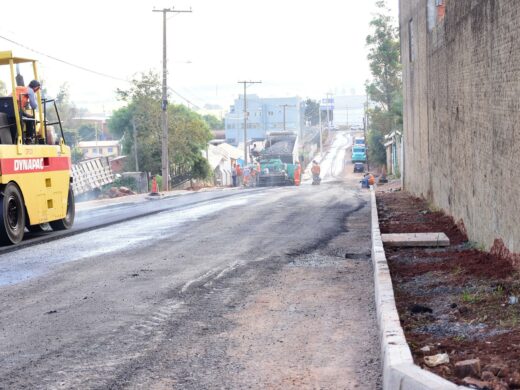 Asfalto no Loteamento Professor Schisler