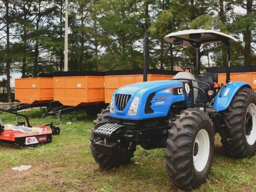 ﻿Prefeitura entrega novas máquinas