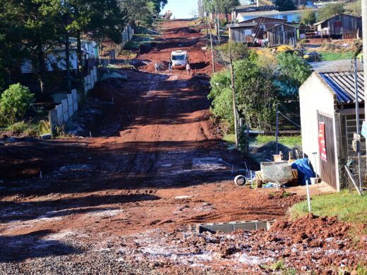 Prefeitura faz obras de asfalto em mais 12 quadras