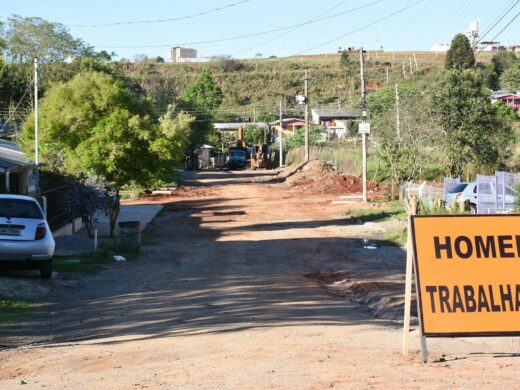 Prefeitura realiza obra de asfalto na Vila Ricci