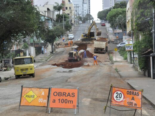 Nova canalização da Vila Luiza sendo concluída