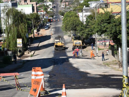 Prefeitura faz nova canalização na Vila Luiza