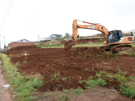Construção de campo de futebol na Santa Maria II