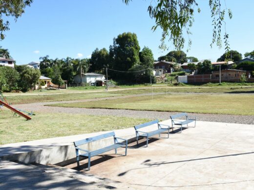 Entregue Praça do Canarinho para a comunidade