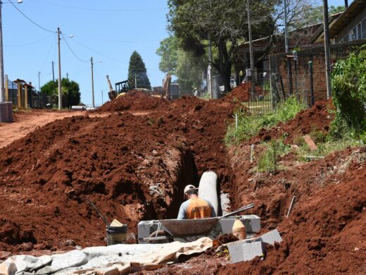 Prefeitura realiza asfalto no Parque Recreio