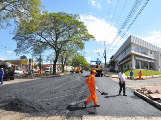 Avenida Brasil: obras avançam mais três quadras