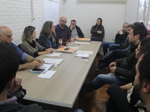 Prefeitura e Sinduscon tratam de projetos