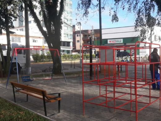 Prefeitura recupera praça do Cemitério Vera Cruz