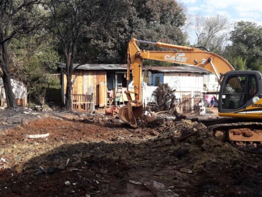 Auxílio às famílias atingidas pelo incêndio