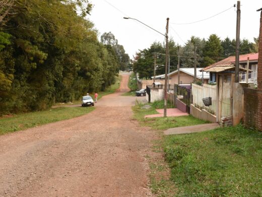 Obras e entrega de pavimentação nos bairros