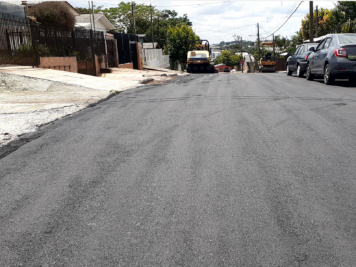Independente recebe melhorias de asfalto em ruas