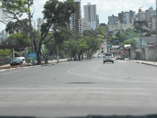 Obras da Avenida Brasil avançam no feriado