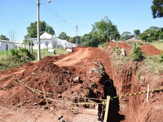 Avançam obras de asfalto no Jerônimo Coelho