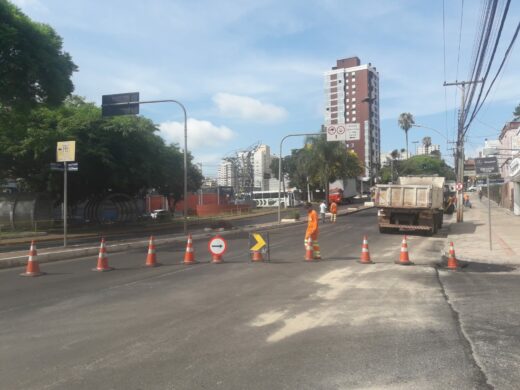 Obras da Avenida Brasil seguem nesta terça