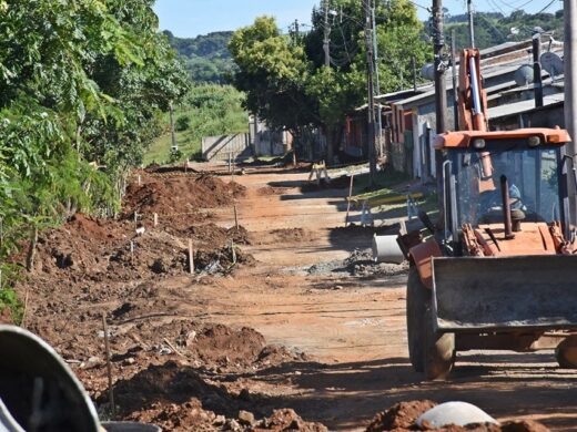 Obras de canalização no bairro Zachia