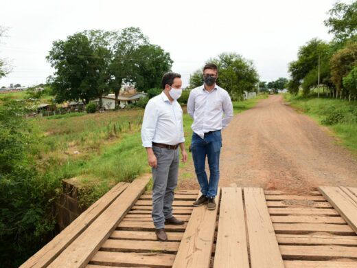 Rua Israel Bonna terá asfalto nova ponte