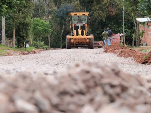 Rua Maria Luisa Rosa começa a ser asfaltada