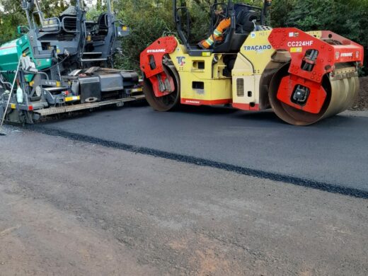 Prefeitura inicia asfaltamento no Distrito de Bom Recreio