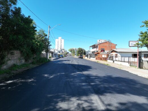Prefeitura executa obras do programa “Minha Rua com Asfalto” no bairro Bom Jesus