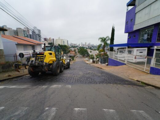Prefeitura inicia asfaltamento da Rua Independência pelo programa “Minha Rua com Asfalto”