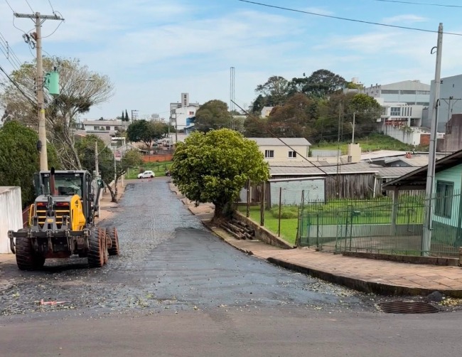 Prefeitura avança com programa “Minha Rua com Asfalto” e supera 660 quadras pavimentadas
