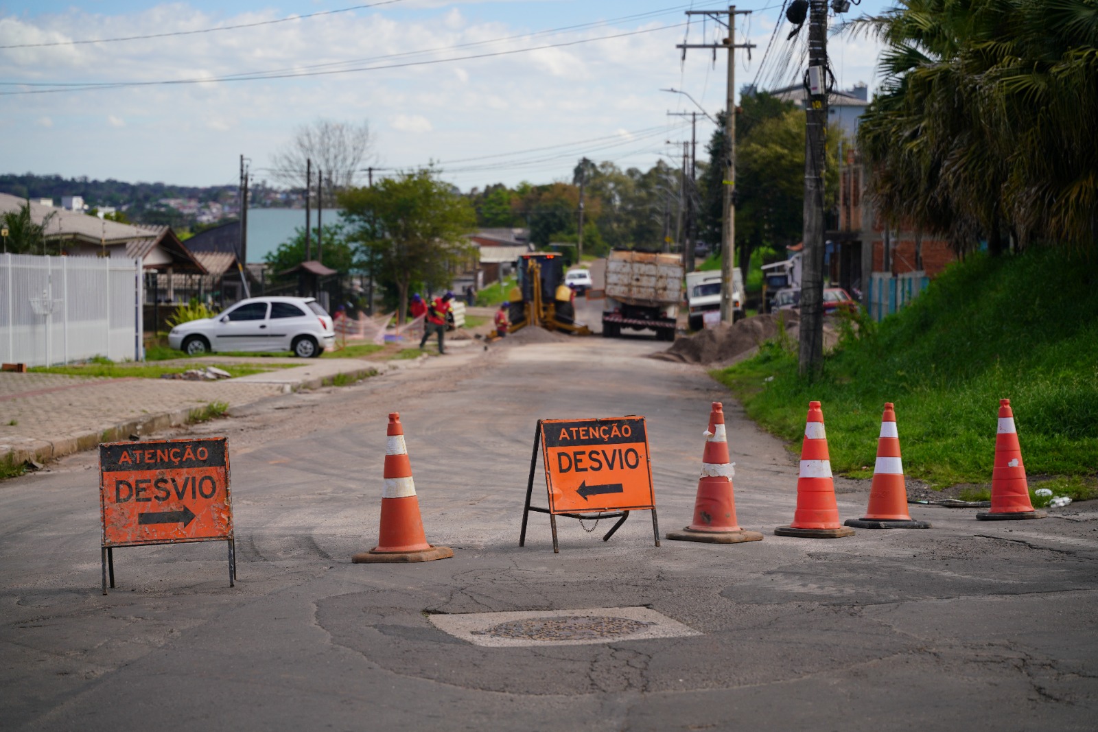 Prefeitura acompanha nova etapa de obra da Corsan na rua Machado de Assis