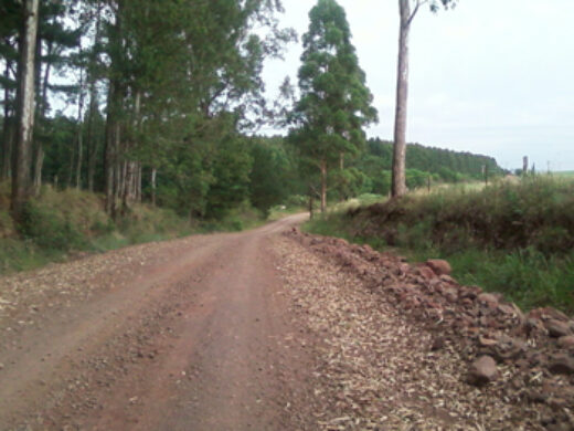 Prefeitura inicia obras de recuperação de estradas no Distrito de Pulador