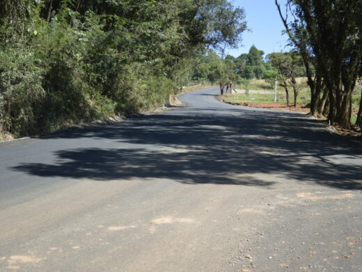 Prefeitura atende pedido antigo de melhorias na estrada do Capinzal