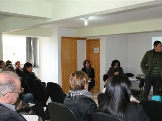 Secretaria da Saúde discute atendimento em casos de violência