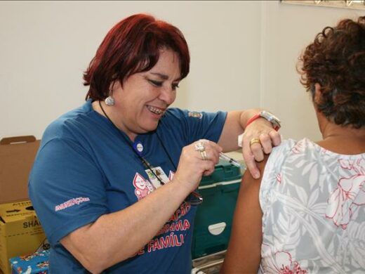 Vacina contra a gripe até o dia 20