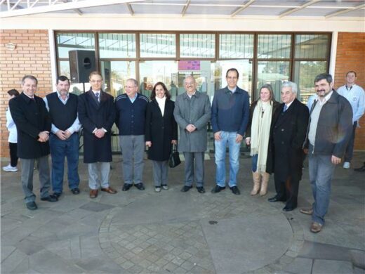 Administração municipal inaugura farmácia e apresenta nova equipe no PSF Zácchia