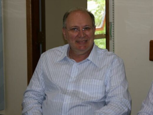 Dipp empossa Caovila na Saúde