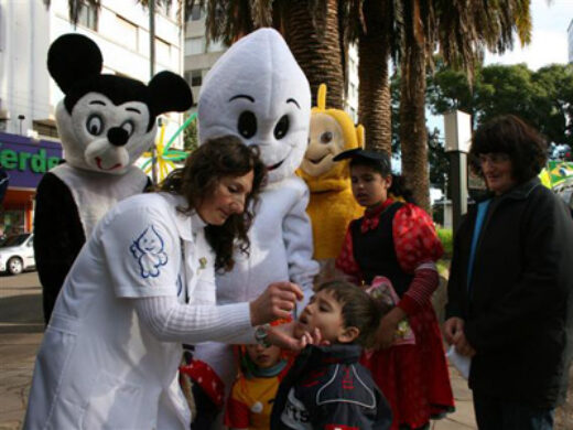 Mais de 10 mil crianças vacinadas contra a pólio