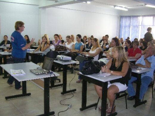 Gripe A: Profissionais da saúde começam a ser vacinados segunda