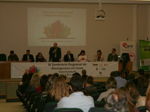 Seminário discute a  Biossegurança em Saúde