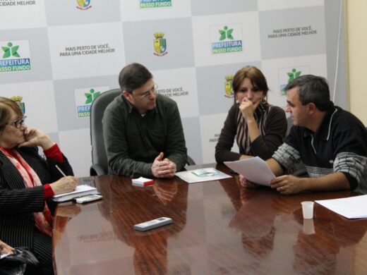 Prefeitura recebe relatório final de audiência pública sobre drogadição