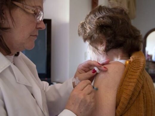 Programa Vacinação em Casa inicia em Passo Fundo