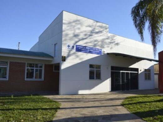 Prefeito assina contrato com empresa para construir UBS na Vila Nova