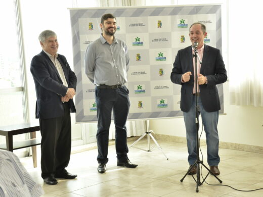 Prefeitura presta homenagem