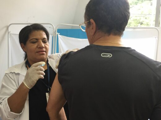 Mais de 30% dos grupos prioritários imunizados