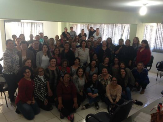 ﻿Agentes de saúde realizam encontro mensal