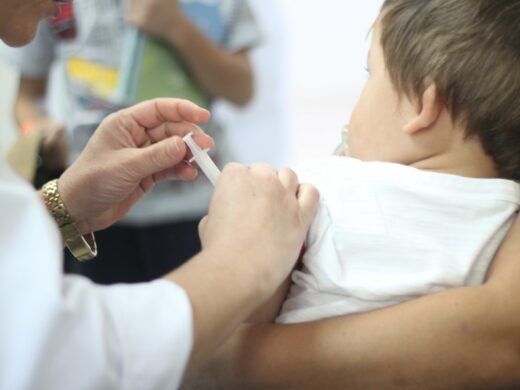 Vacinação para gripe abre para demais grupos