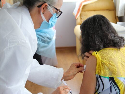 Vacinação contra a Covid-19 nas ILPIs