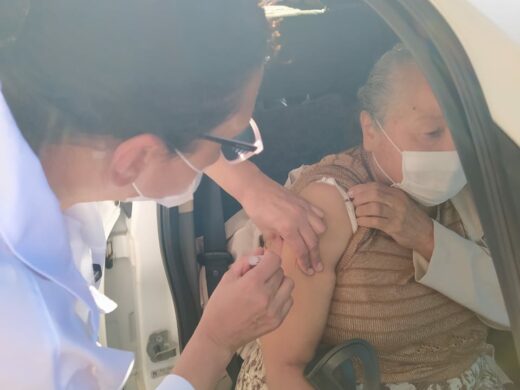 Vacinas devem encerrar até o meio-dia