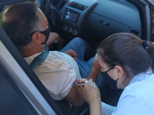 Idosos de 75 e 76 anos serão vacinados