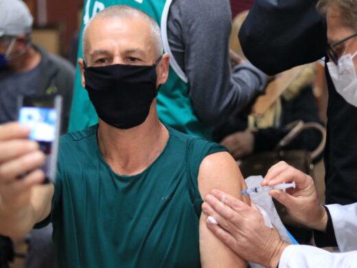 Município vacinará somente por critério de idade