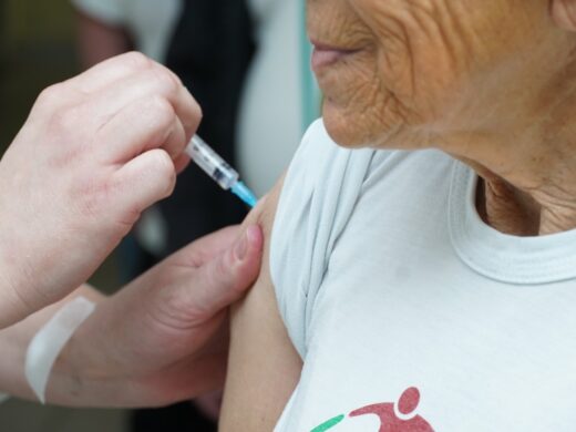 Terceira dose para idosos com 85 anos ou mais